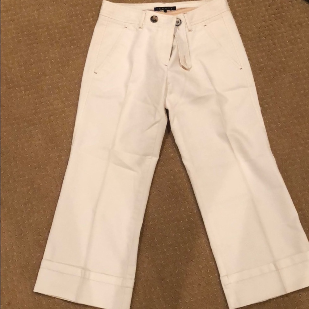 Theory white capris